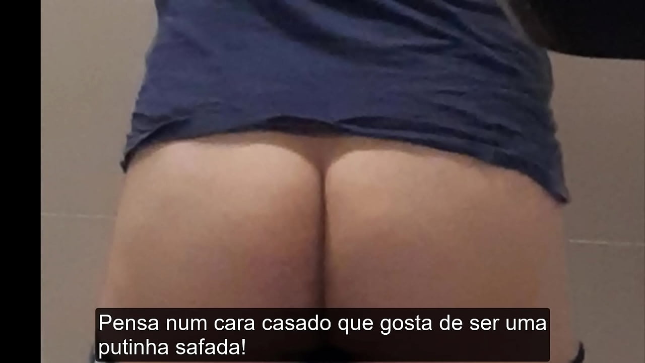 Casado exibindo a bunda grande