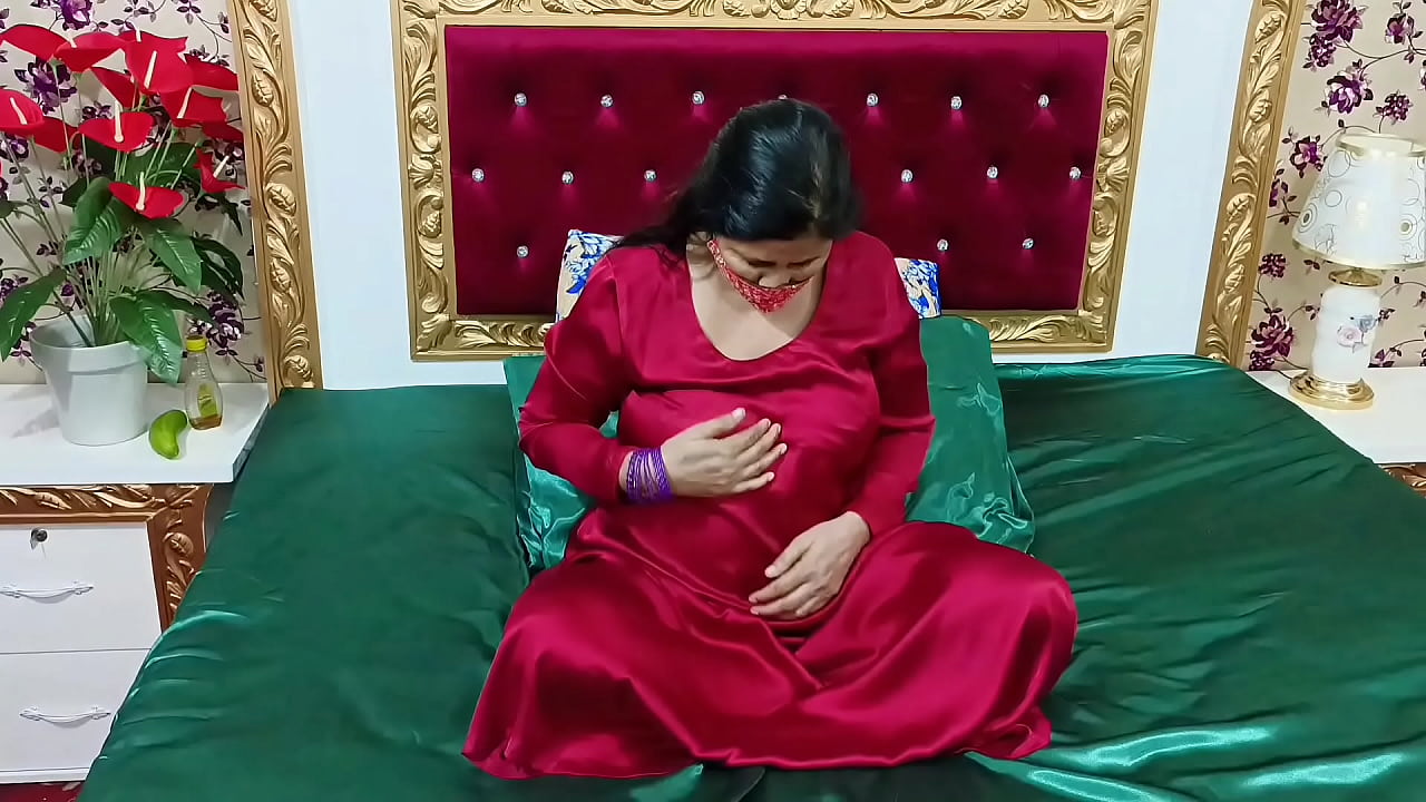 Beautiful Pakistani Urdu Aunty Masturbating With A Cucumber
