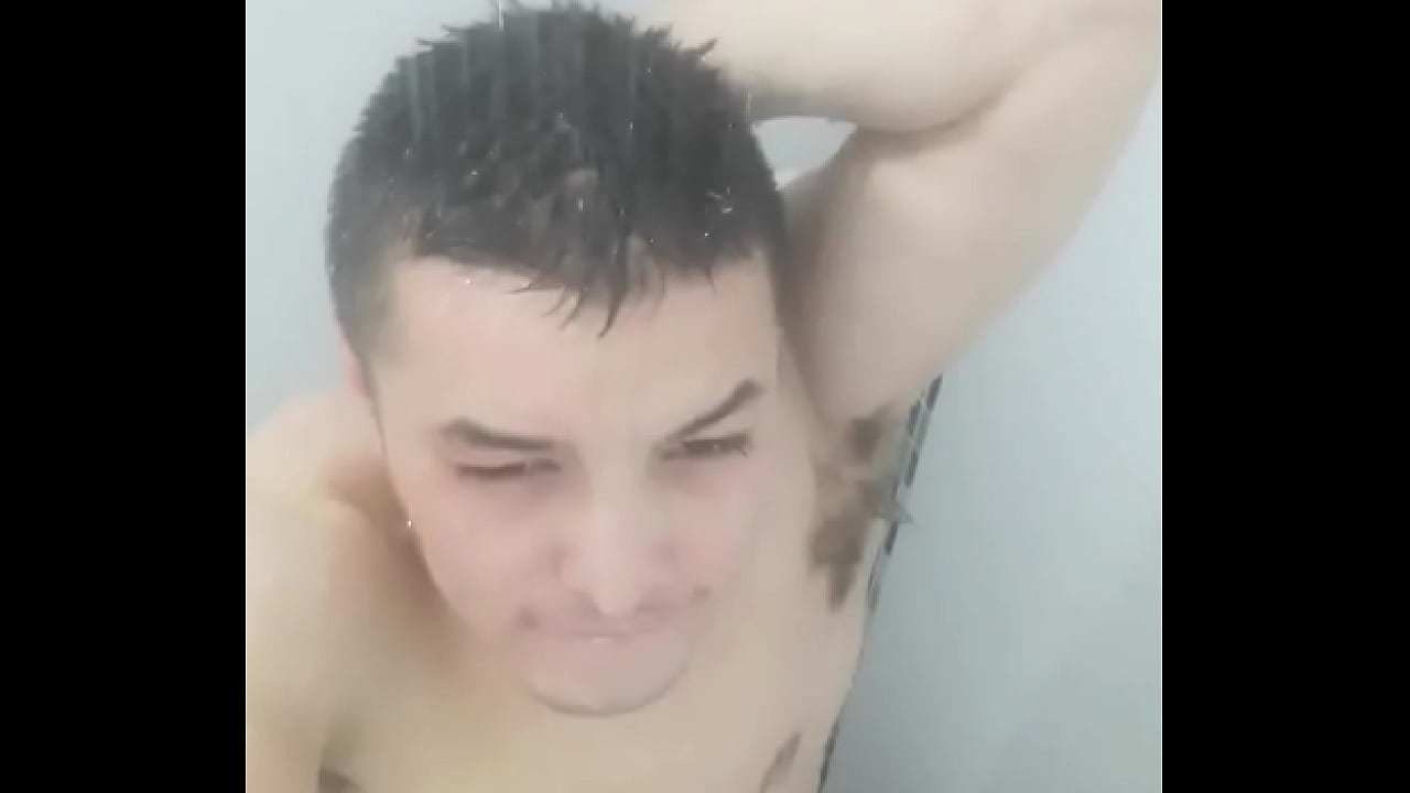 Colombiano loco shower sex