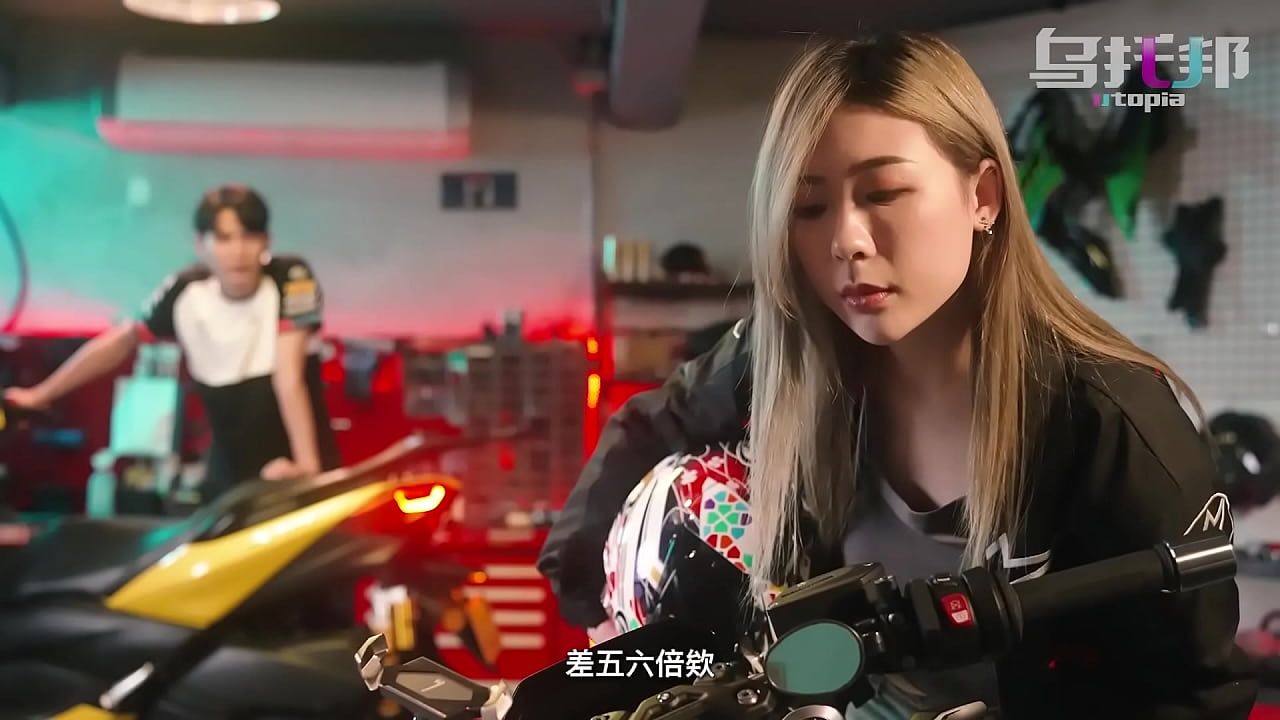 Cute Asian girl gets fucked on a motorbike- Psychoporn.net