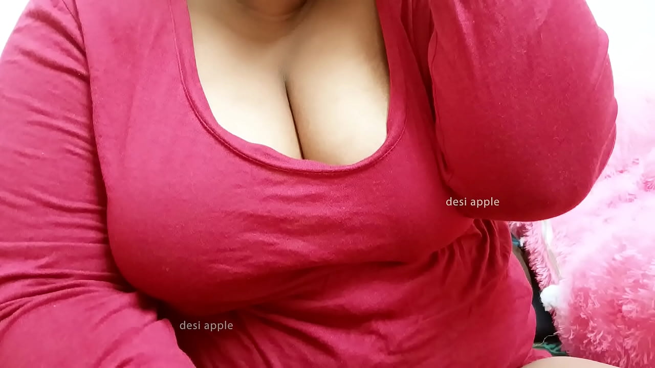 aunty boobs