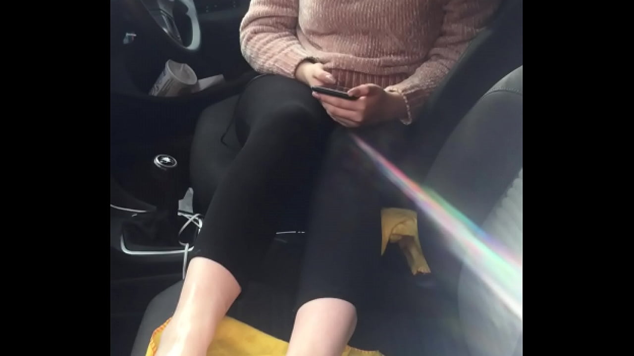 teen feet who wants to see foot worship video