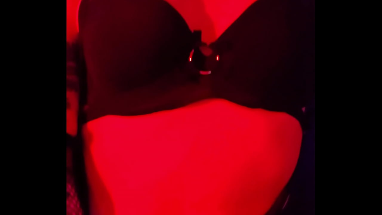 Sexy Sith Babe touching her pussy {Roxy Lights}