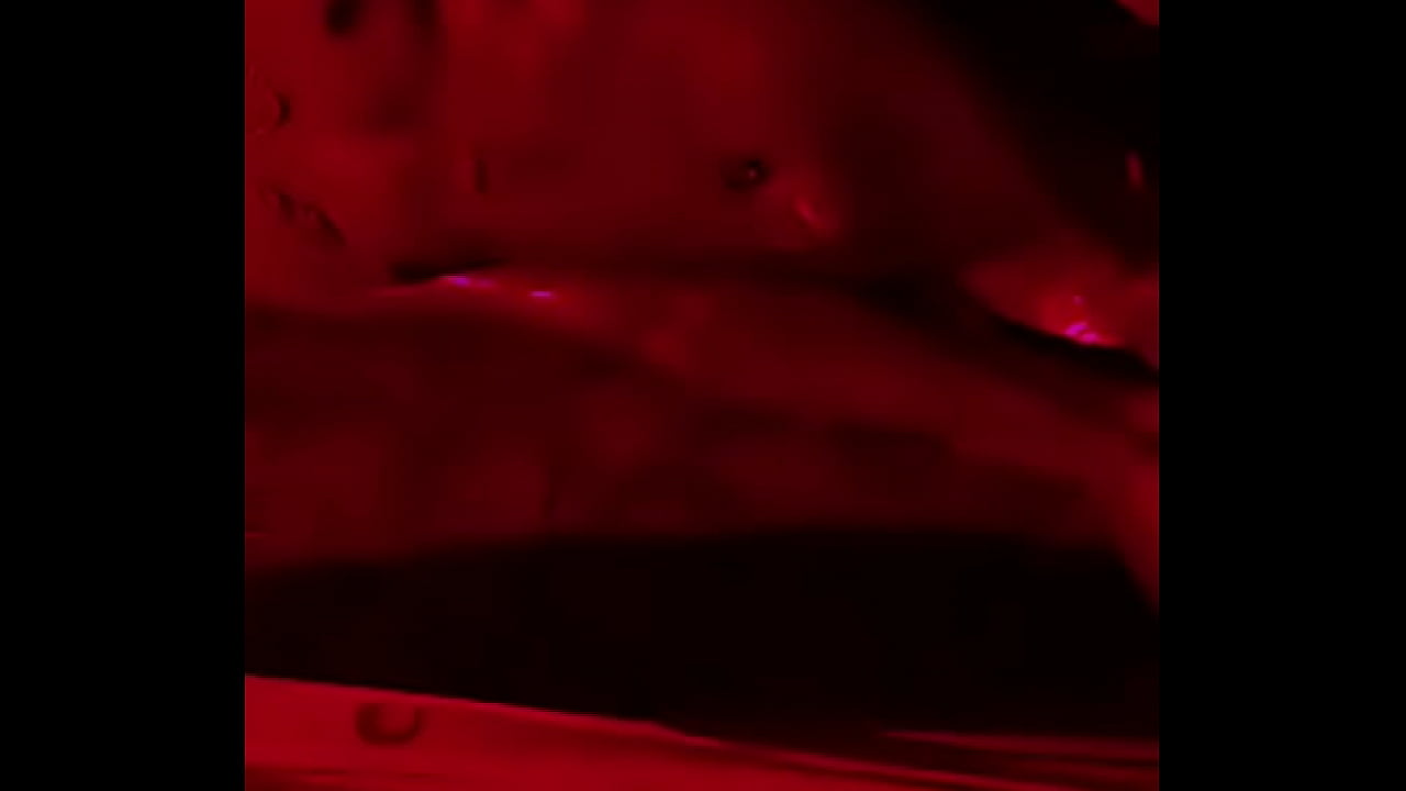 Rip Shady - Argentino dotado masturba su gran pene mientras se baña