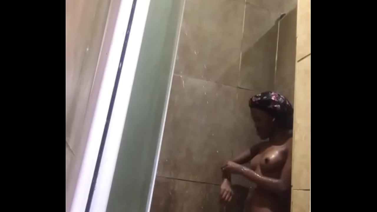 Bigbangtv - LIL shawty showing off her ass in the shower