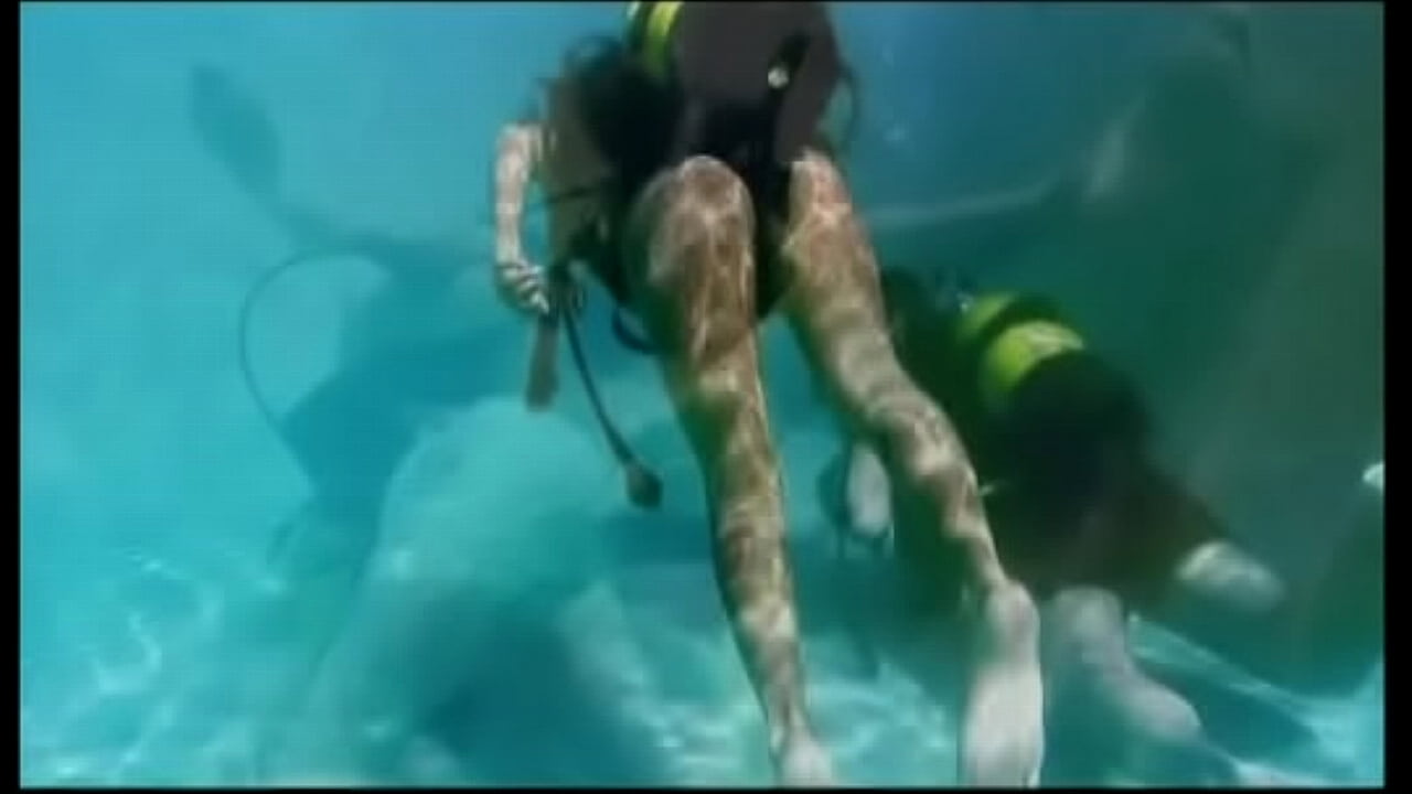 Priva Gets Fucked under Water during a Scuba Diving Lesson before Anal