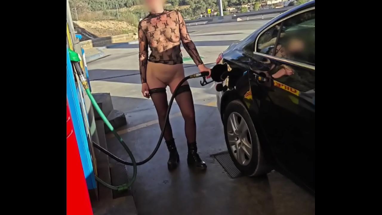 Flashing at a petrol station