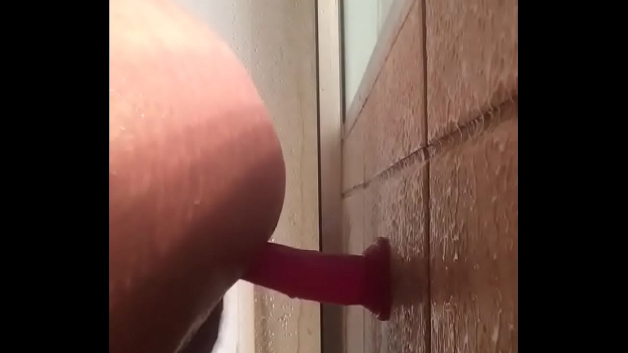 Mom masturbate in the shower