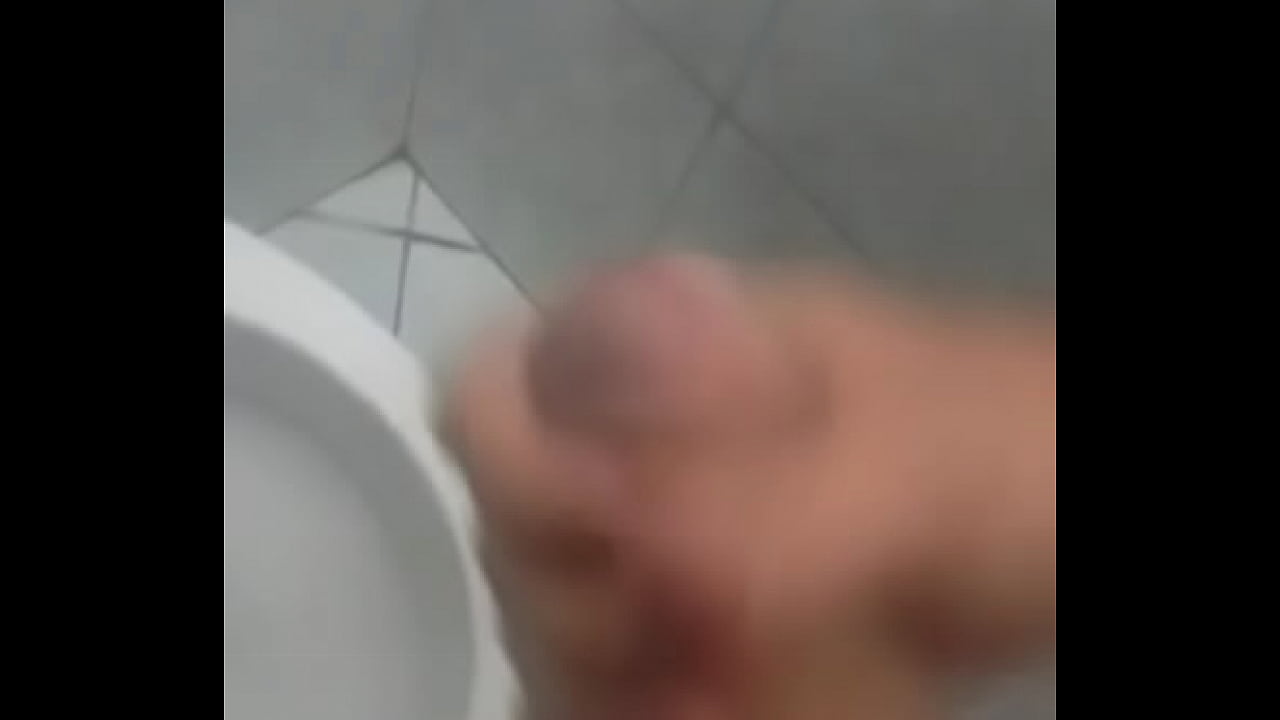 masturbação em banheiro público