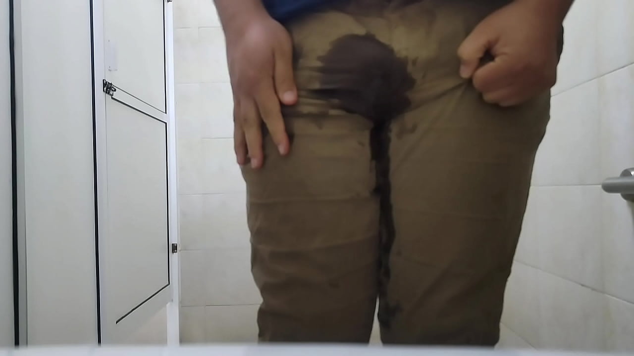 I peed my pants un front of the toilet, in a public bathroom