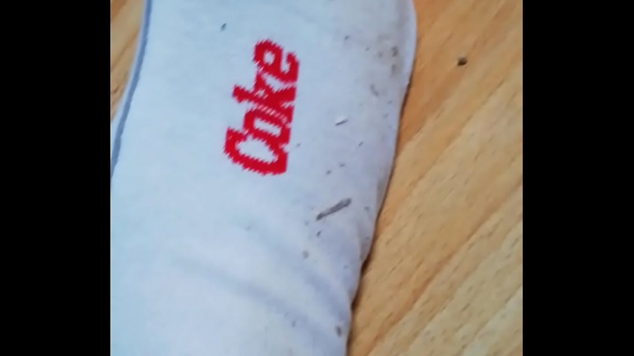 Sneaker Socken, frisch verschwitzt. Tomaso verkauft sie dir gerne.