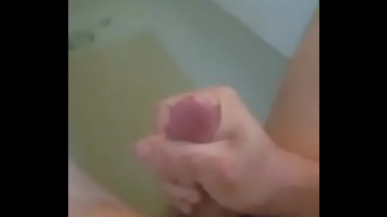 Hard cumshot shooting in bathtub