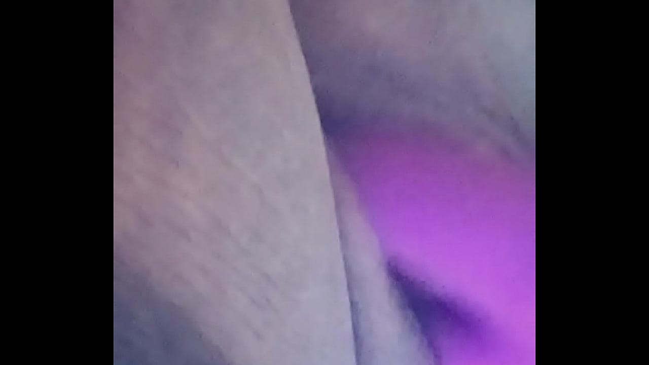 Lonely Slut Uses Vibrator