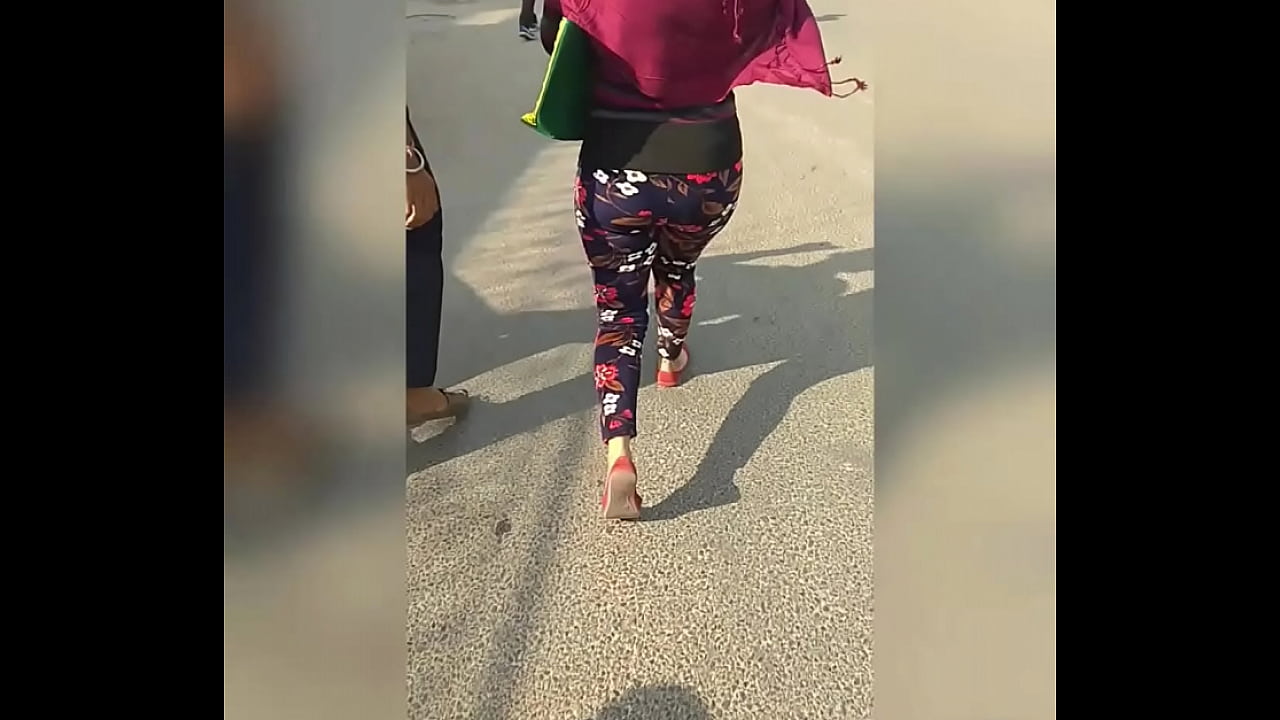 Big ass walking on road indian babe135410004