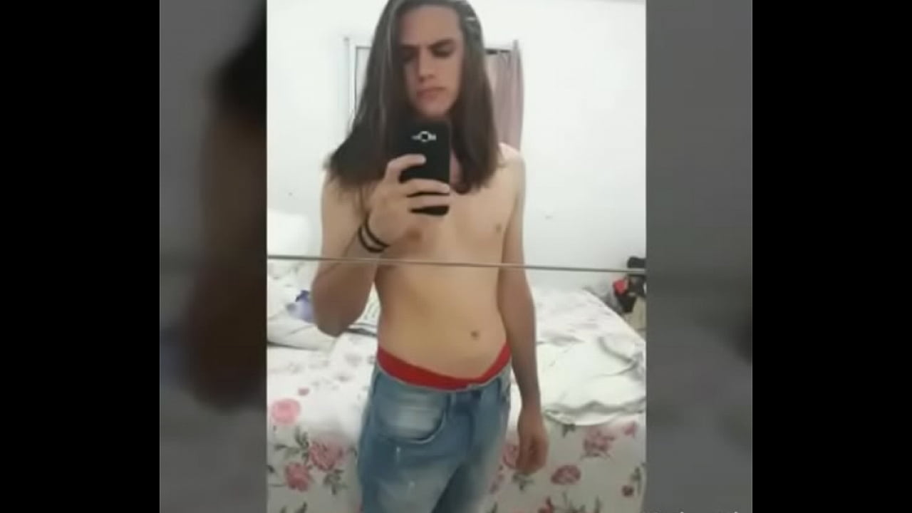 Menino a procura de felicidade anal