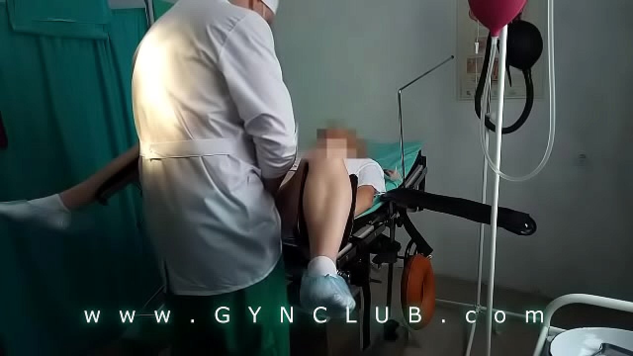 Lustful gynecologist fucks (dildo) patient