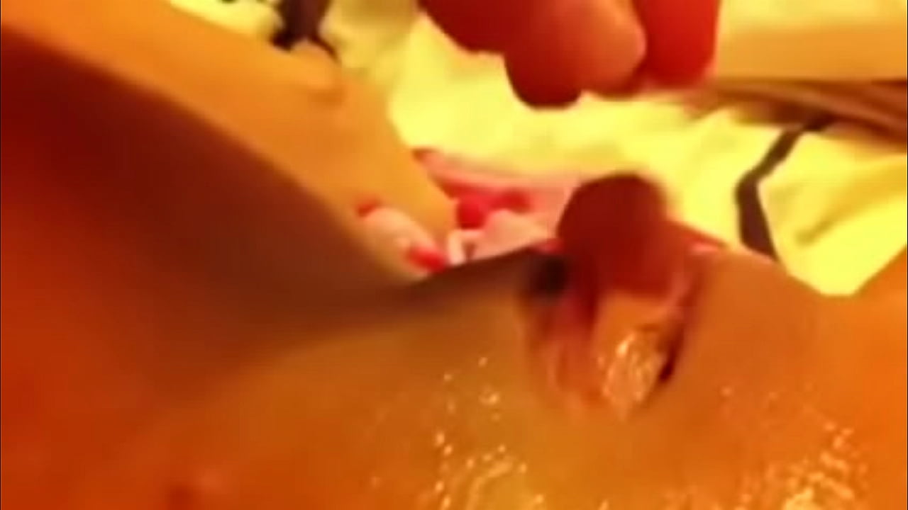 Closeup Wet Pussy play