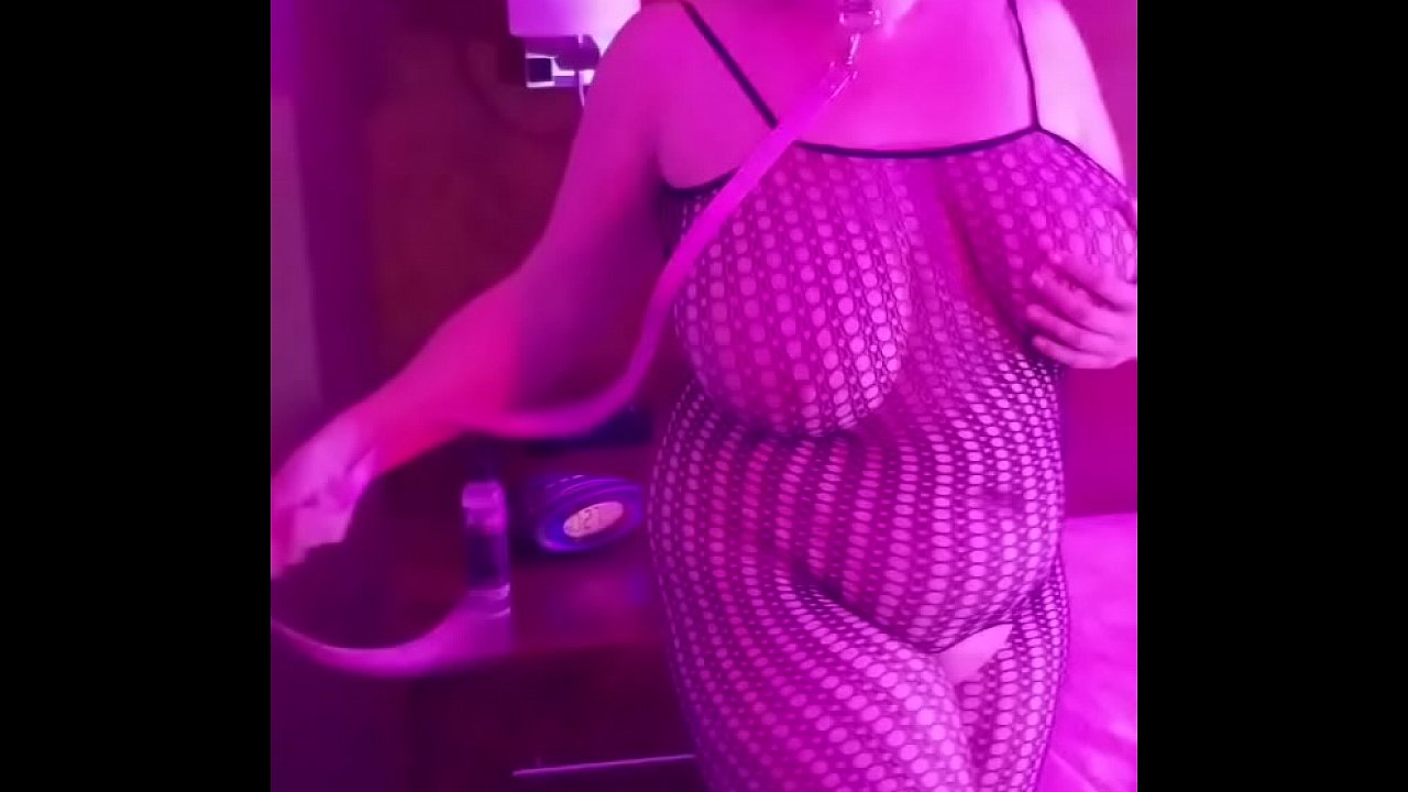 Big Titty BBW dances sexy to 1980s music