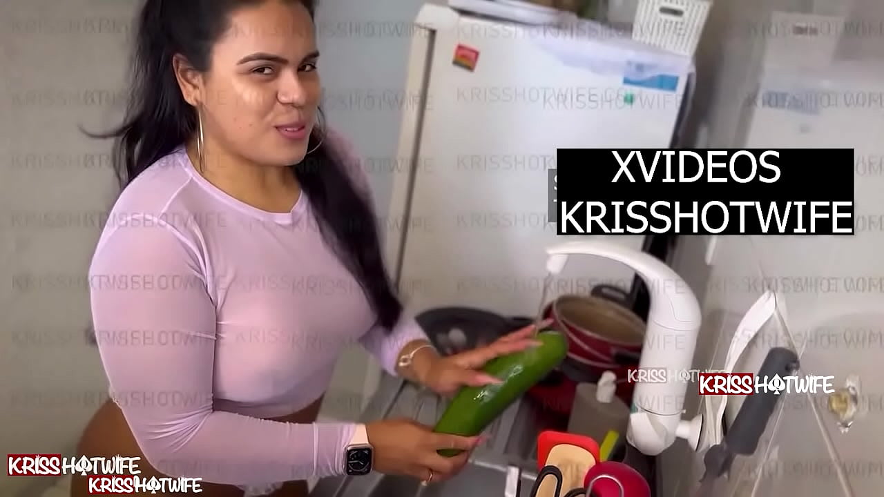 Kriss Hotwife Sendo Controlada Com um Lush Na Buceta