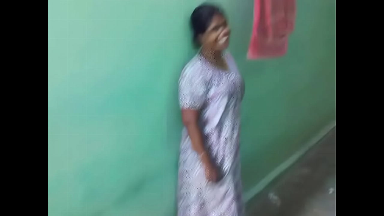 Hot sexy Tamil aunty