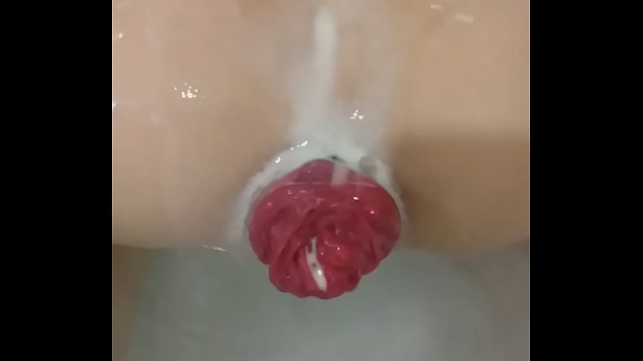 filled my naughty asshole with milk and sprayed it out!