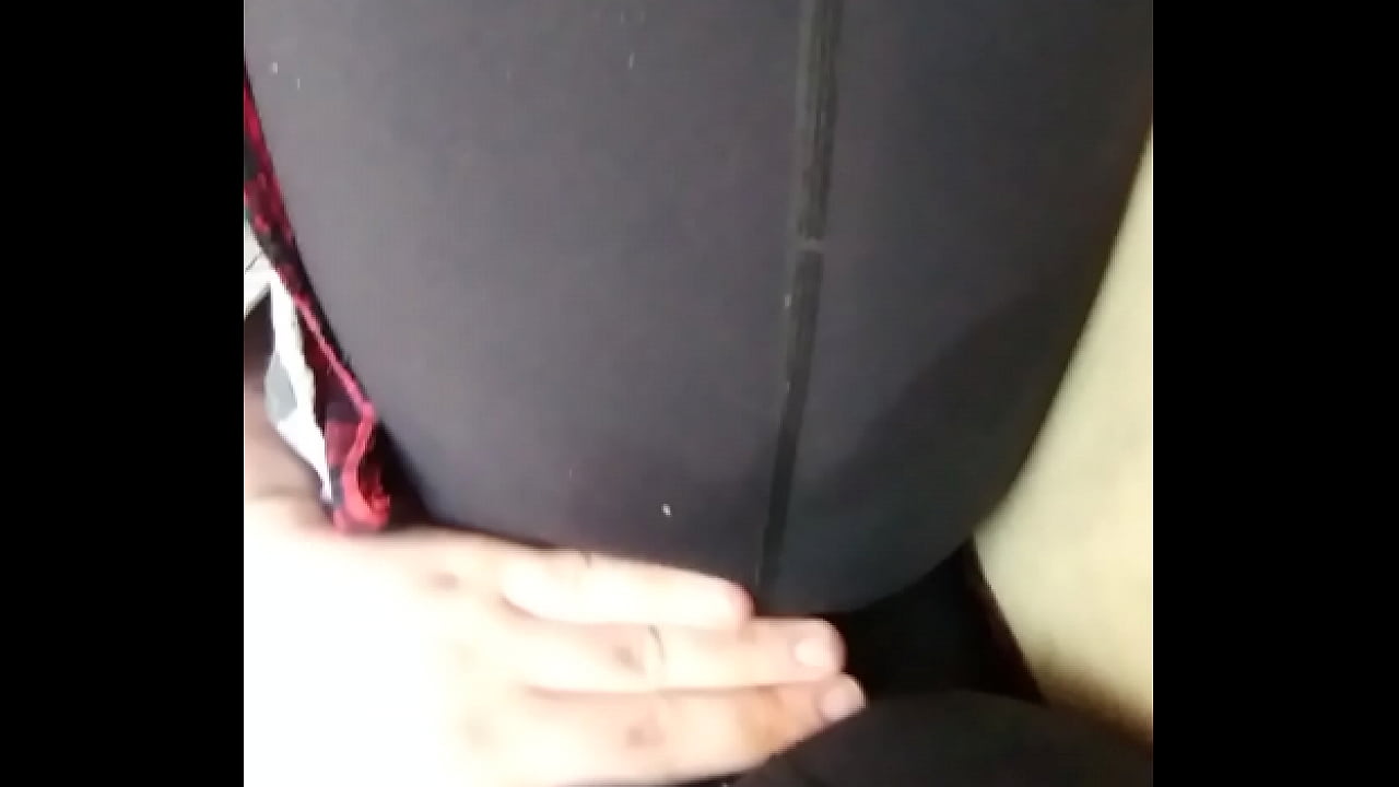 Sissy wetting yoga tights and rubbing