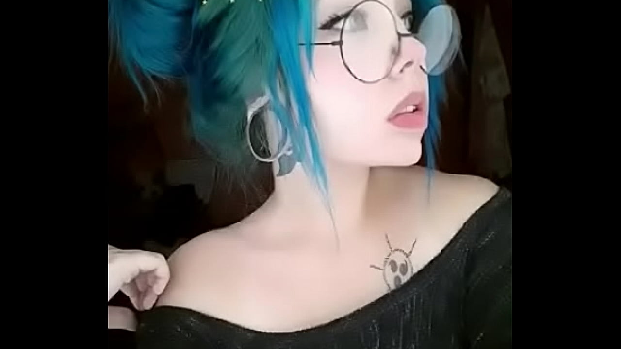 VÍDEO DA NOVINHA DE CABELO AZUL VAZADO