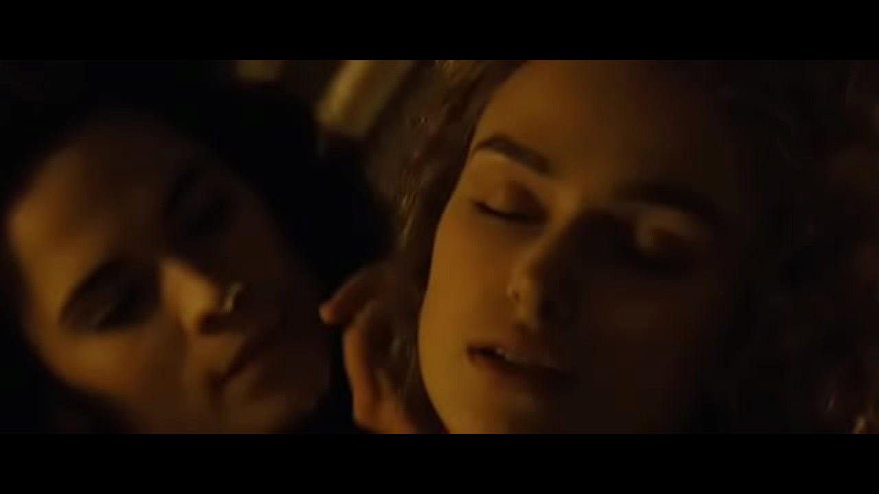 Hayley Atwell & Keira Knightley Lesbian Scene In The Duchess