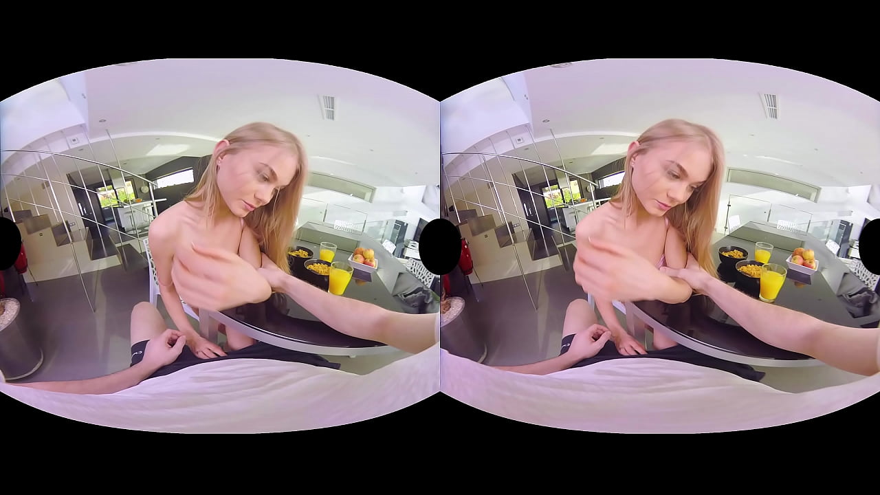 Blondie Nancy A in VR