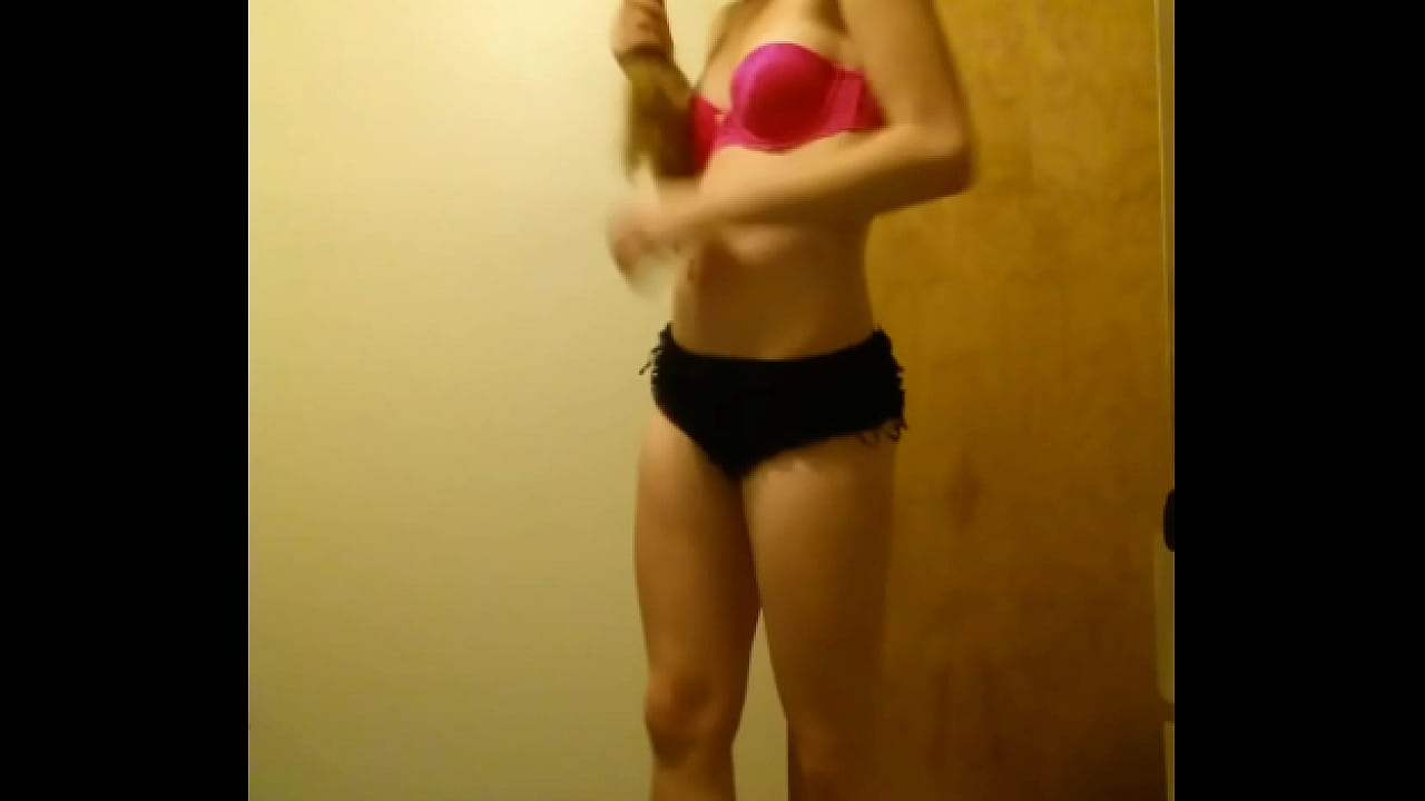 Sexy White Chick Dancing