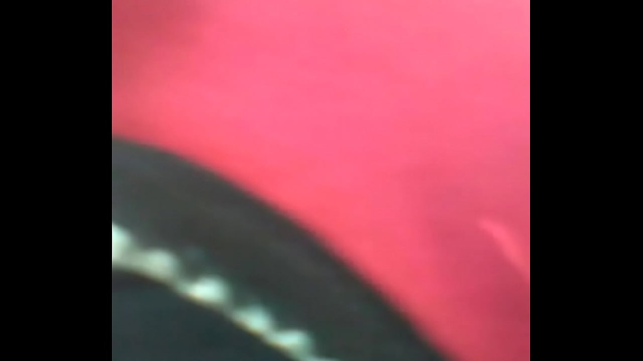 xhiblola mostrando culo en el micro