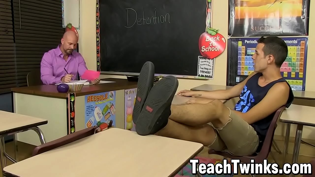 Twink seduces his teacher into hard anal