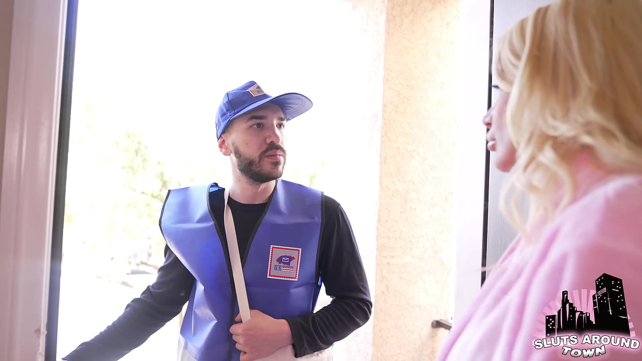 Mailman delivers a big package to pornstar