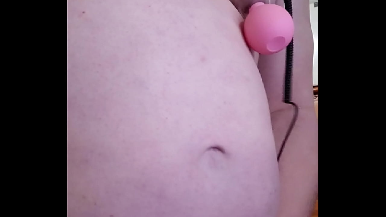 Nipple pumping and playing with my mantits
