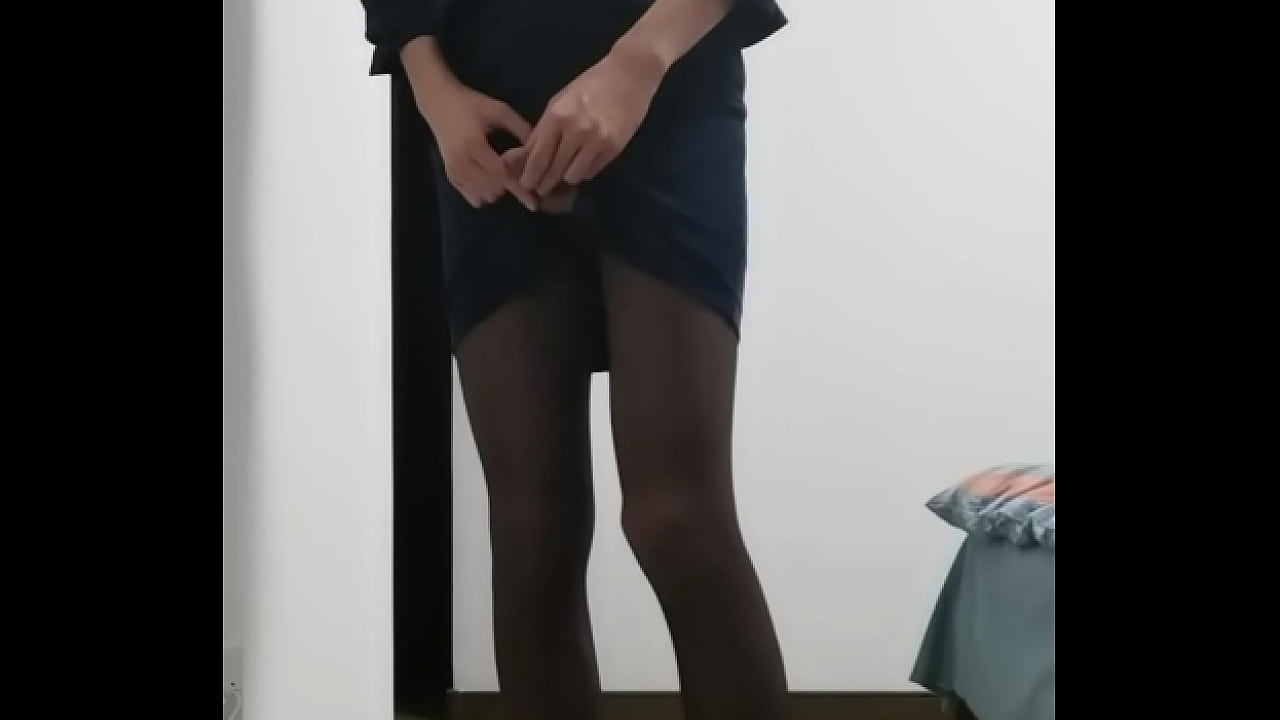 femboy cums in black pantyhose and high heels