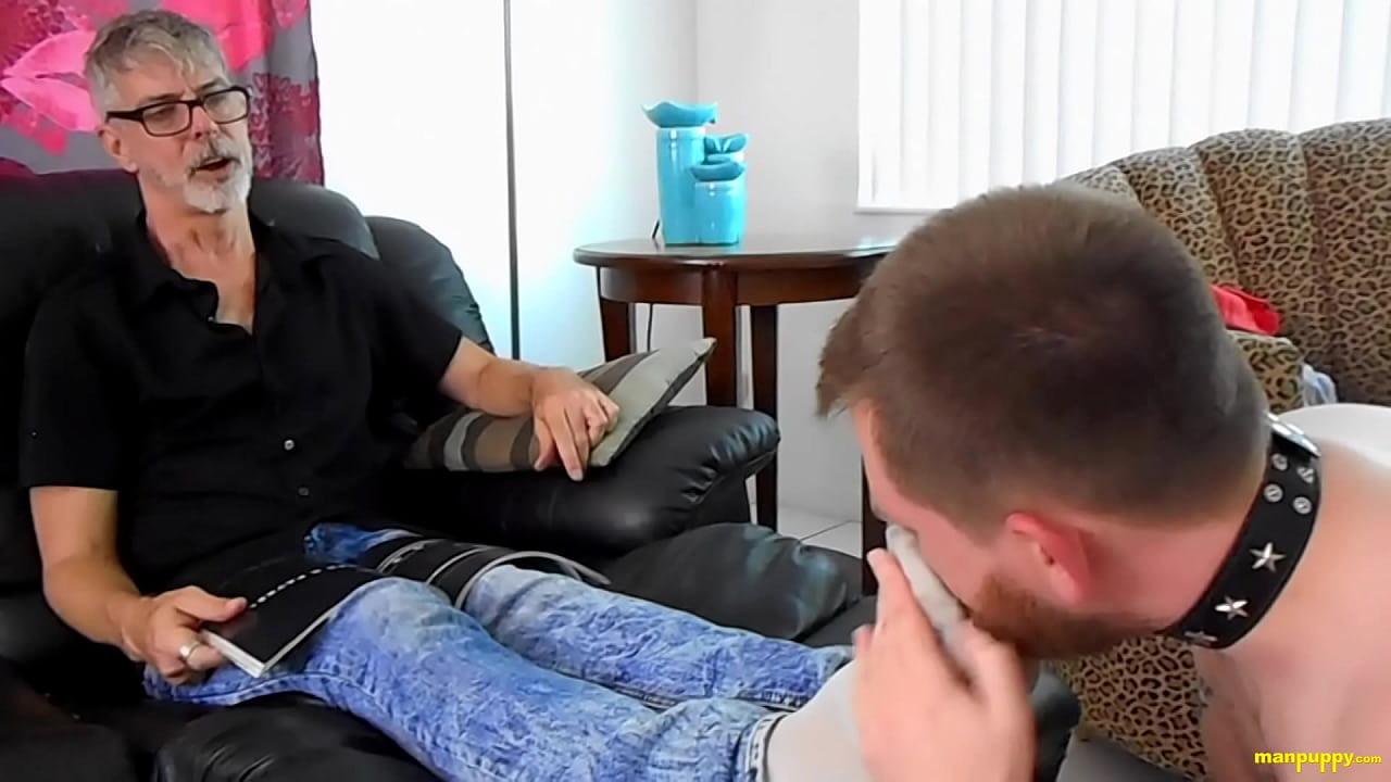 Freaky dom has his feet worshipped by his submissive boyfriend