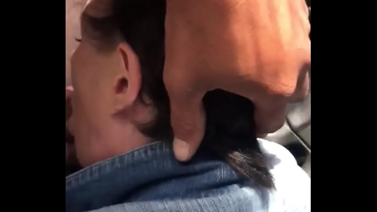 HEAD GIVES BLOWJOB FOR $20