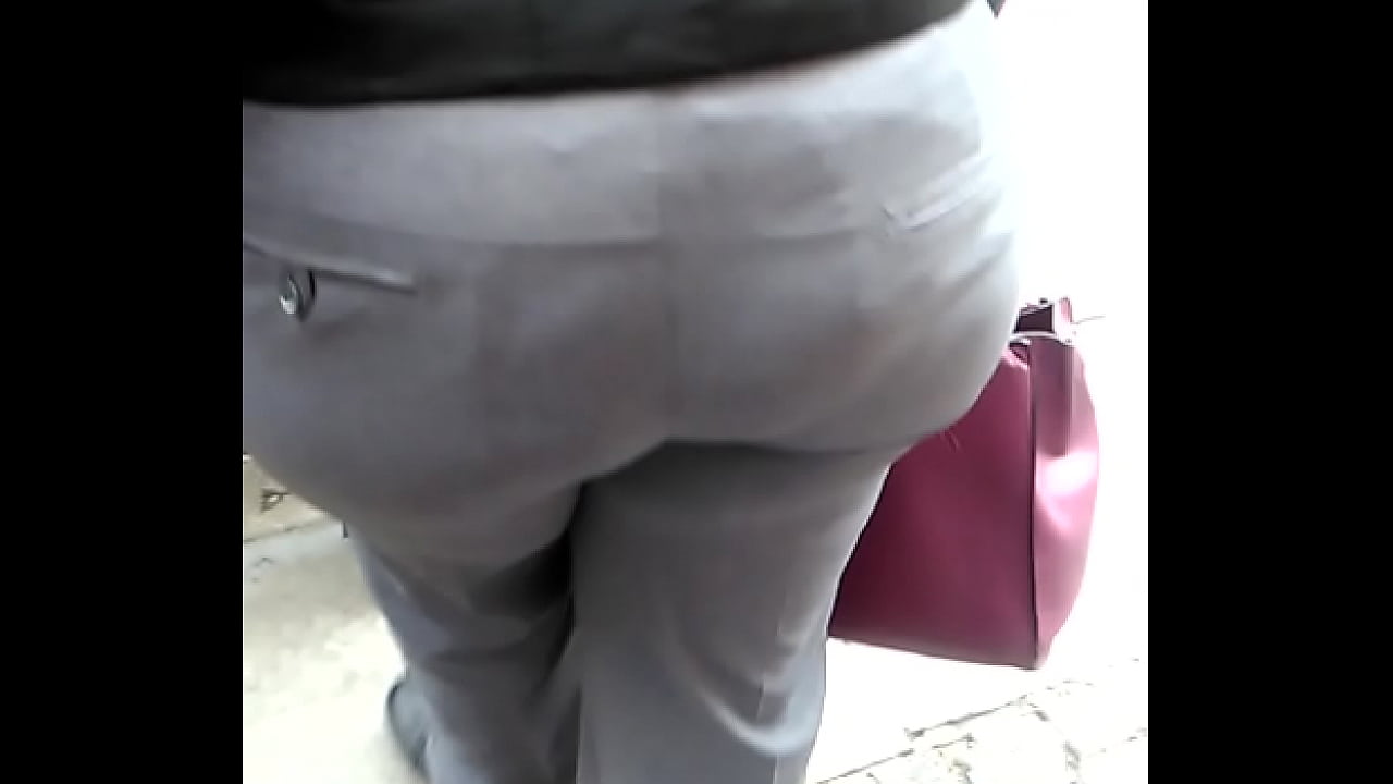 Same chick as last vid damn smh sooooo phat