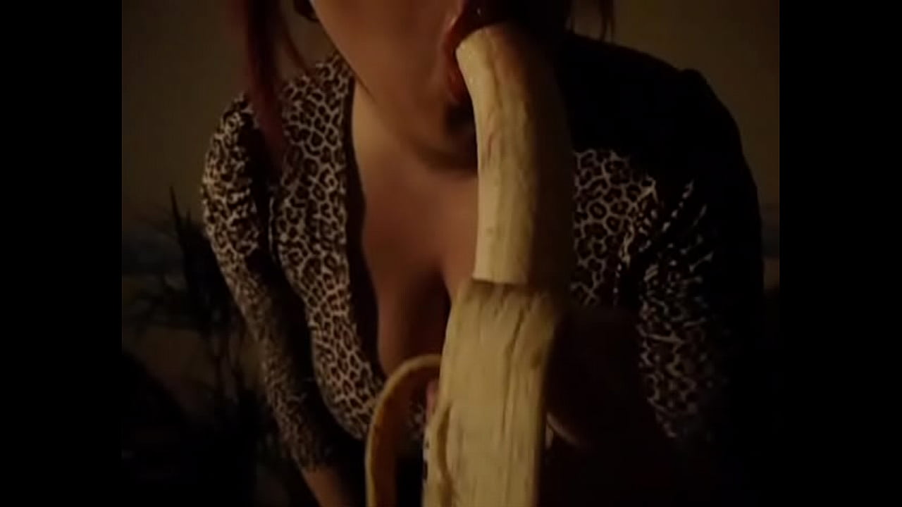 Horny bitch with big lips suck a banana