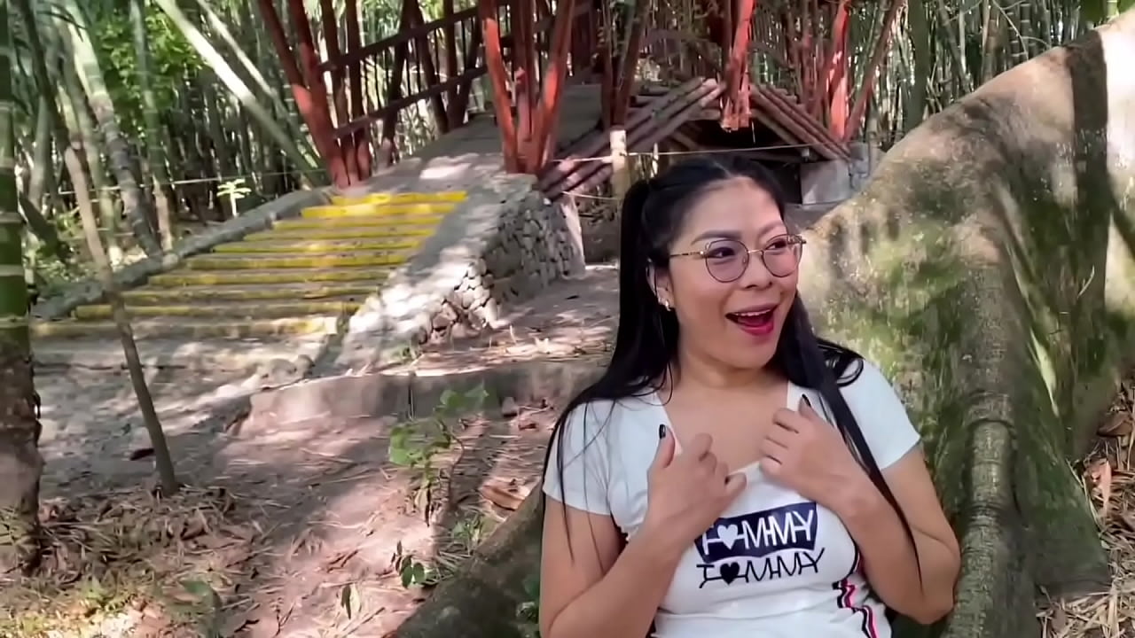 Exhibitionism and squirt outdoors in a natural park in Colombia, I'm a horny skinny girl who enjoys showing her body in public places. Do you want to fuck me?