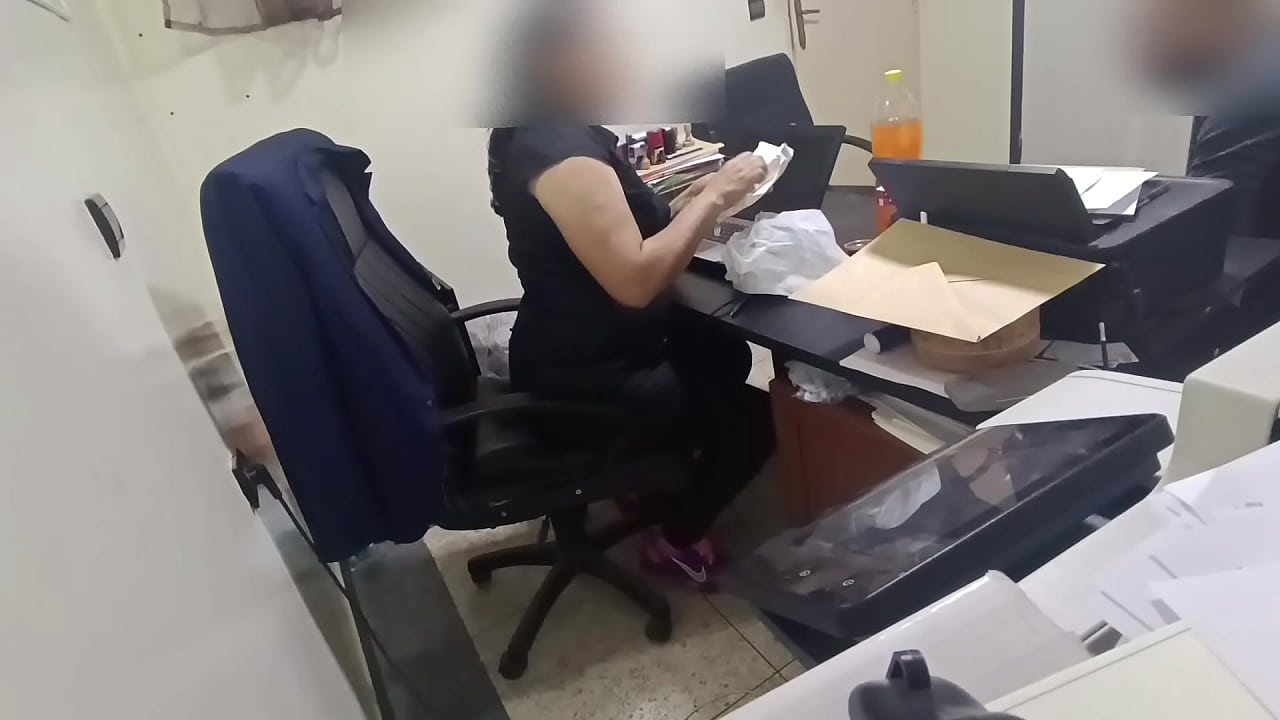 I ordered food from a delivery service to my work office, and the delivery man fucked me so hard that my desk tipped over and left a lot of cum on my pussy and ass