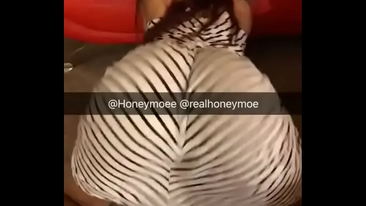 Honeymoe twerking in white dress part 2