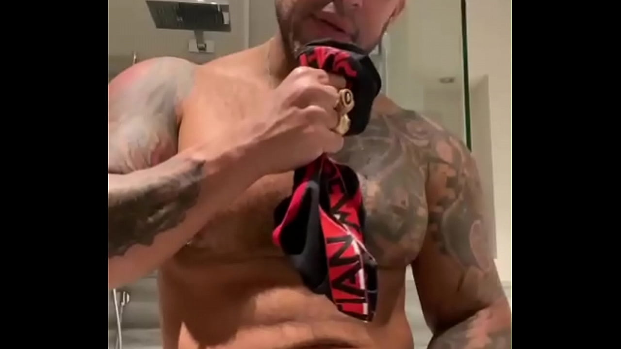 Hot shower viktor rom latino bbc bearded tattooed