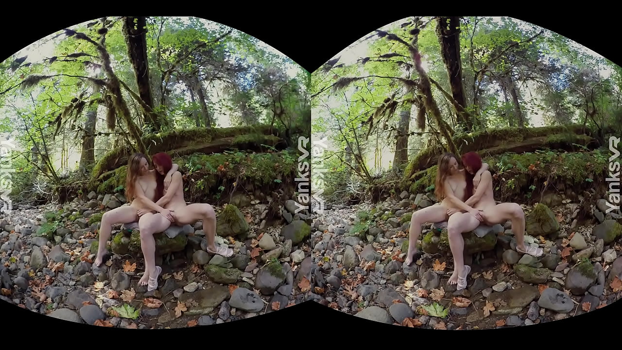 Yanks lesbian babes  Ana Molly and Belle pleasing their slick cooshies in this hot 3D virtual reality video