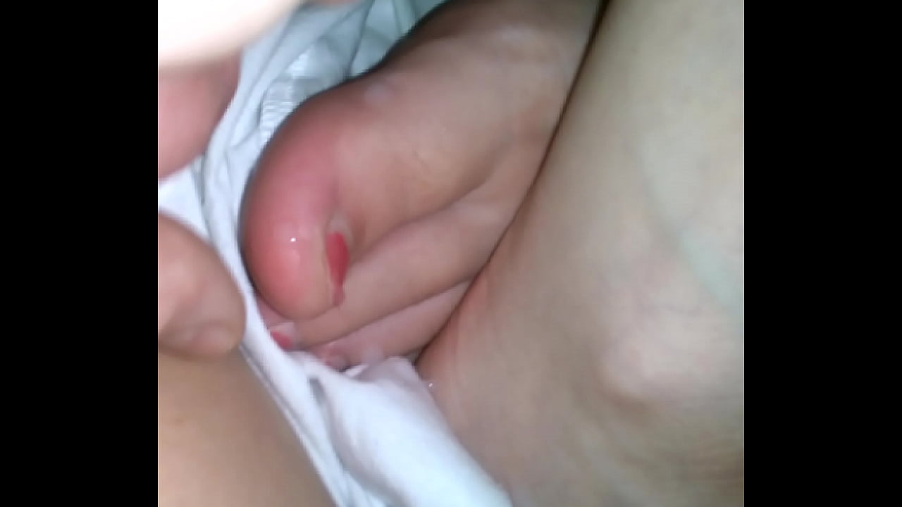 cum on my girls toes 2