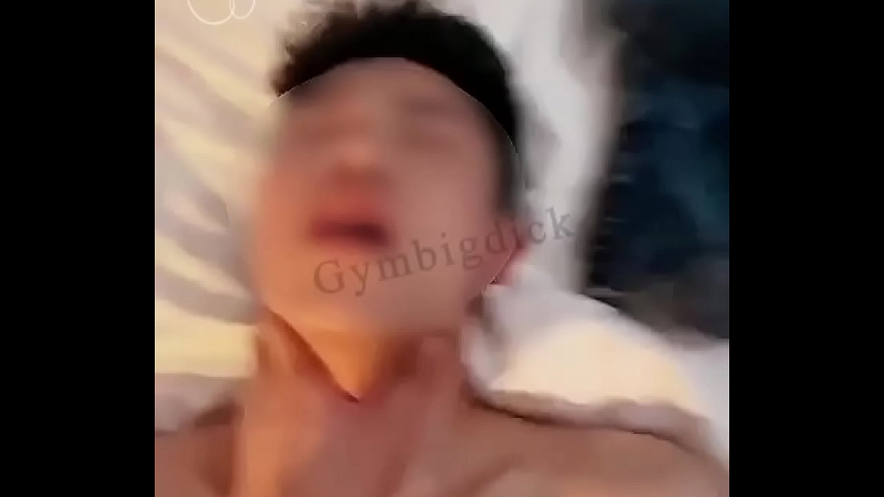 Gymbigdick-Two chinese teen couple having sex in hotel