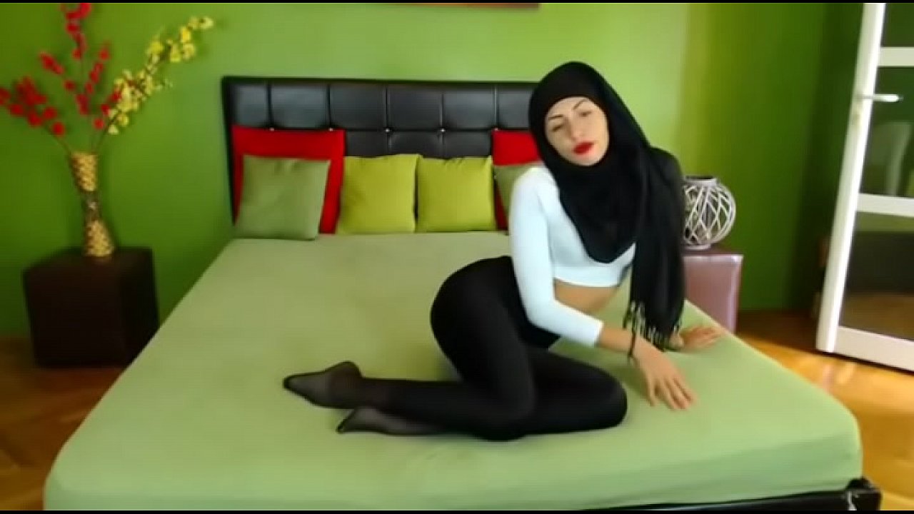 Sexy Middle Eastern Arab Woman Dances