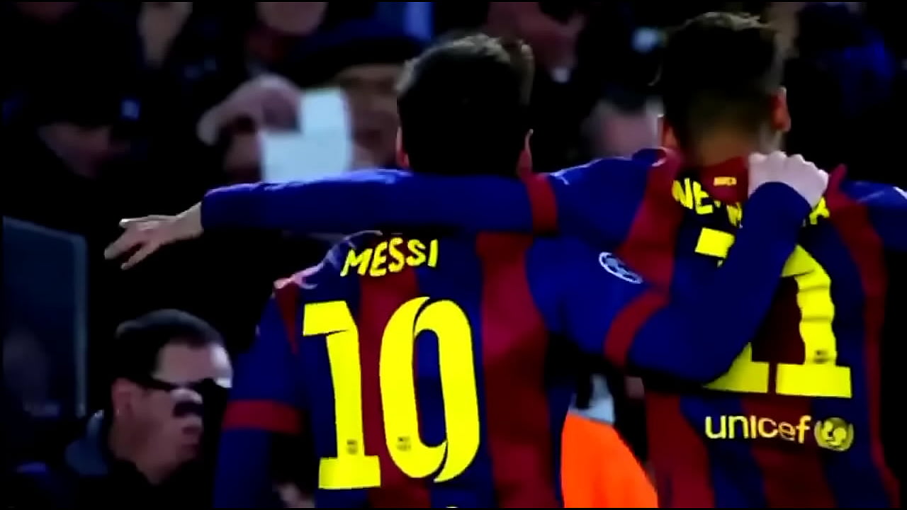 dupla Neymar e Messi dando show em Paris