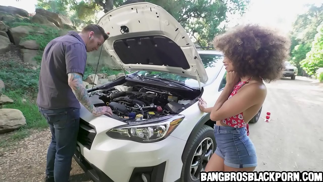 Black teen fucks the guy who helped fix her car