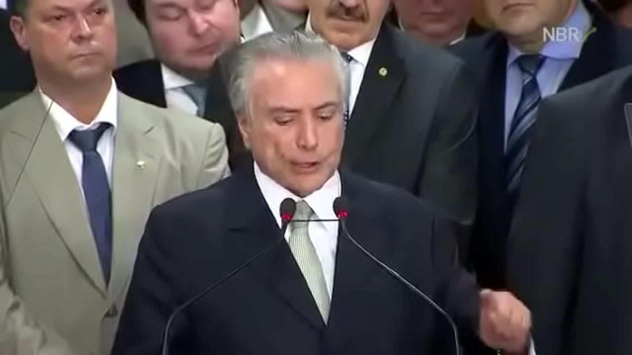 velho putinho fudendo nacao com